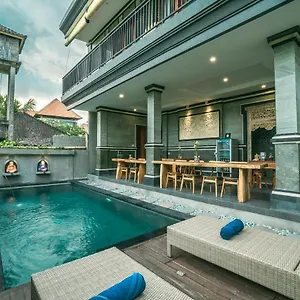 2* Gasthof Three Dewi's